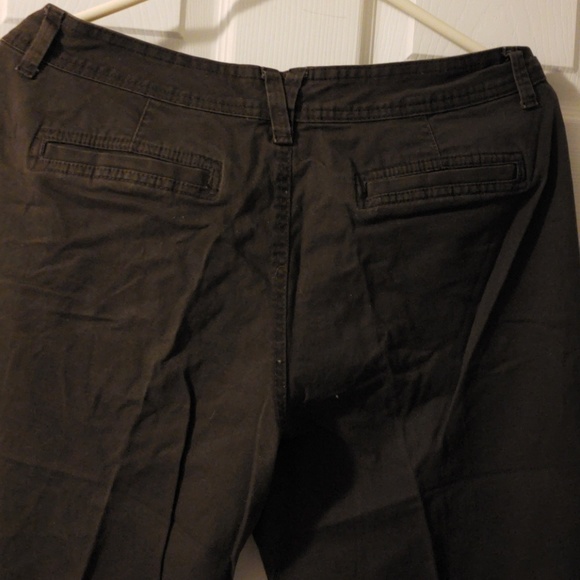 Gloria Vanderbilt - Picture 3 of 9